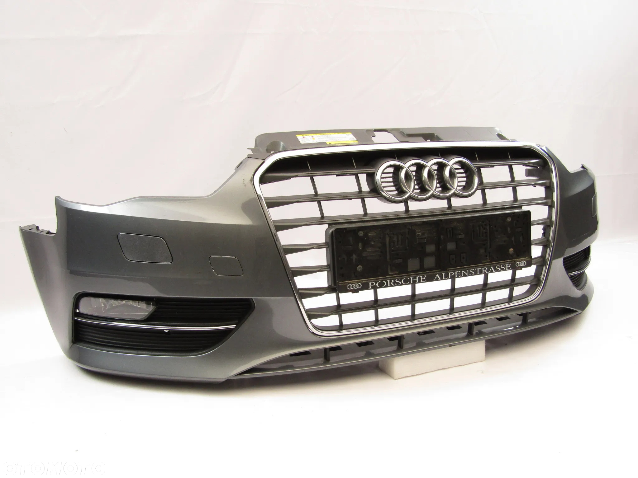 Zderzak przedni Audi A3 8V 12 - 16 Sprysk. Kod lakieru LX7R - 16