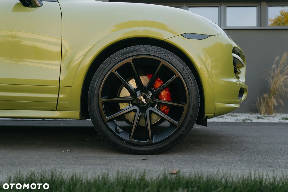 Porsche Cayenne GTS - 32