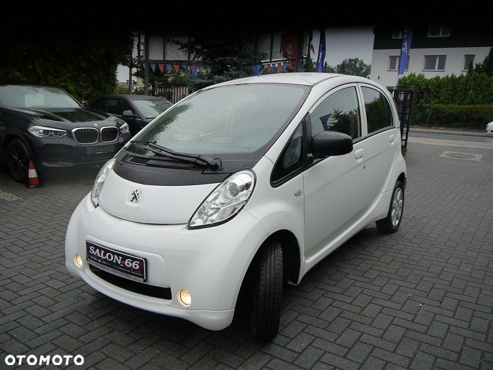 Peugeot iOn - 8