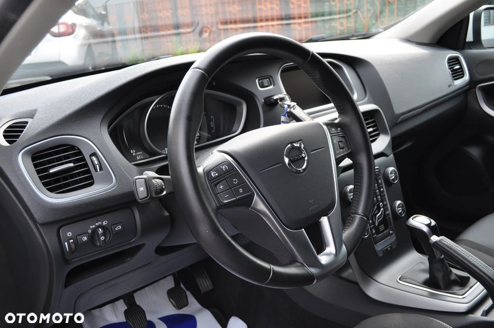 Volvo V40 D2 Momentum - 10