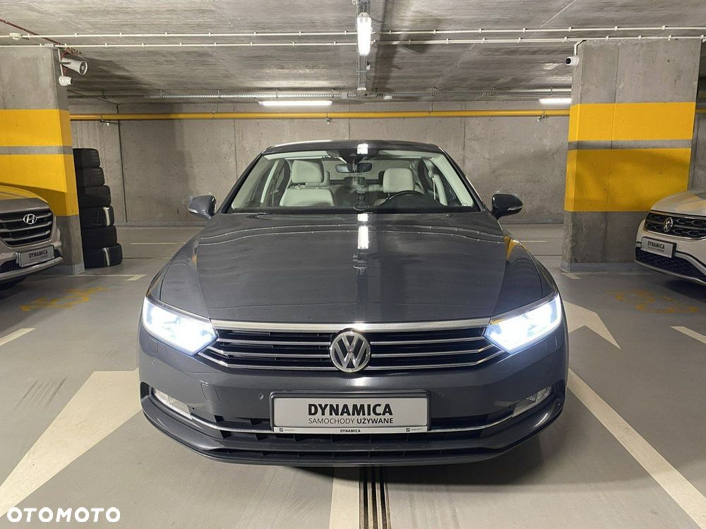 Volkswagen Passat - 2