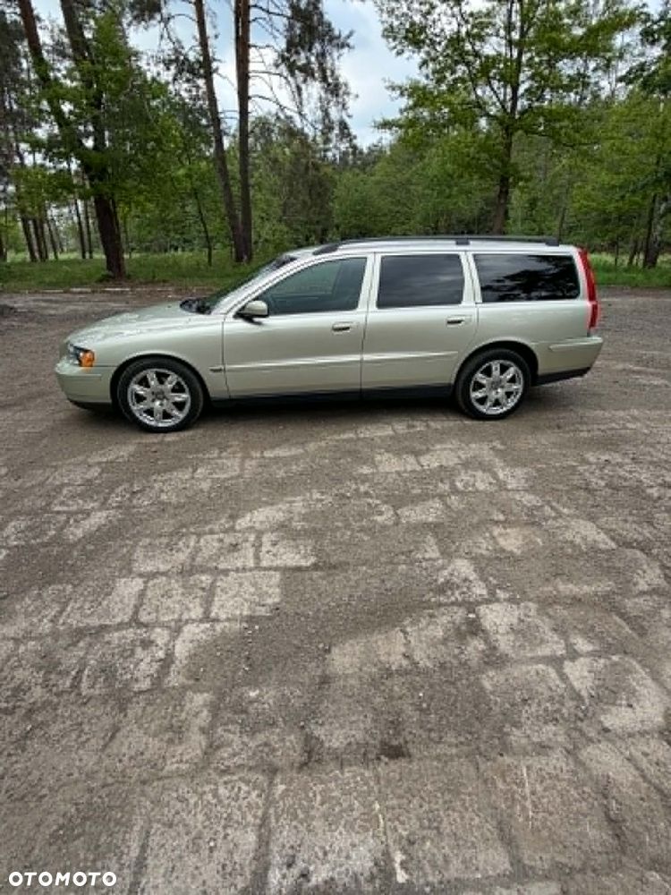 Volvo V70 2.5 T AWD Summum - 3