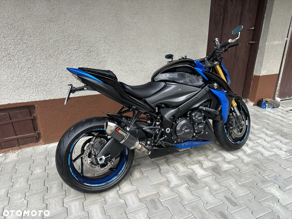 Suzuki GSX - 13