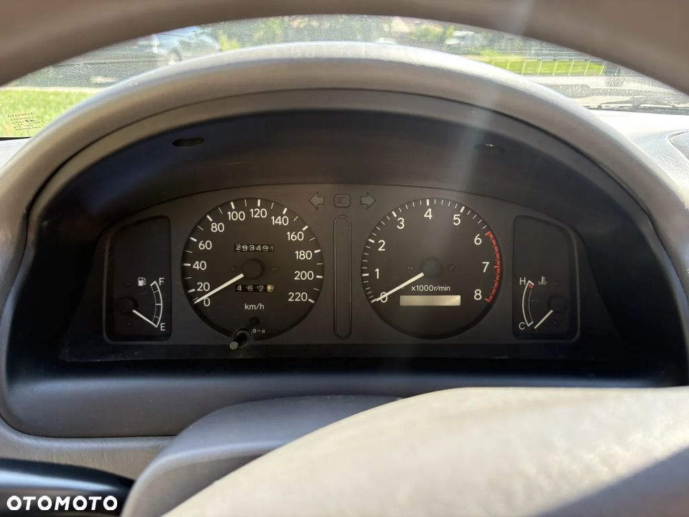 Toyota Corolla - 23