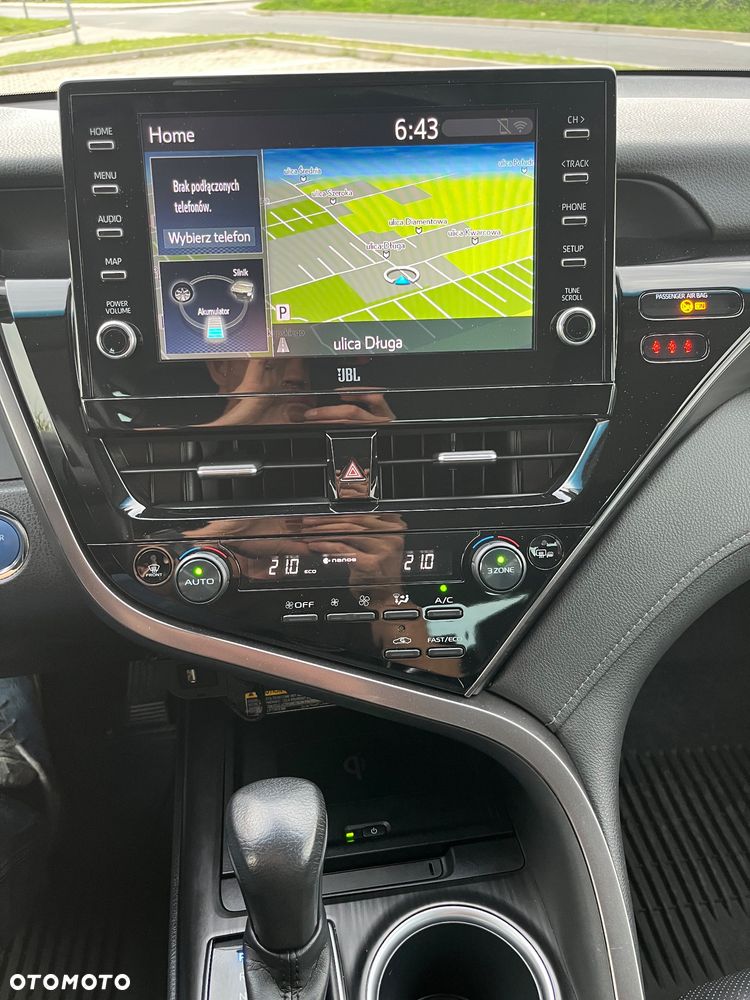 Toyota Camry 2.5 Hybrid Executive CVT - 22