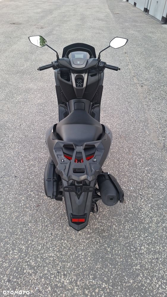 Yamaha NMAX - 11