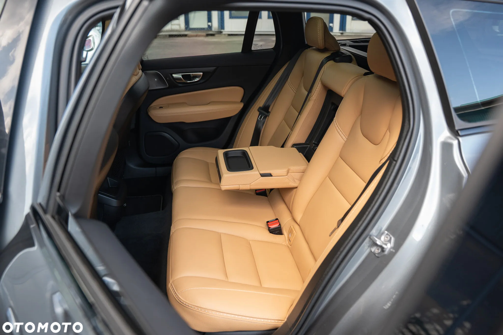 Volvo V60 Cross Country D4 AWD Geartronic Pro - 33