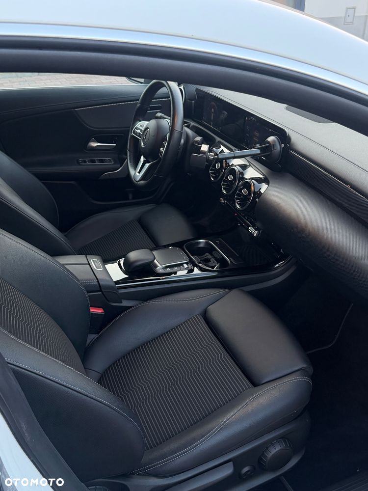Mercedes-Benz CLA 200 d 4-Matic 8G-DCT - 10