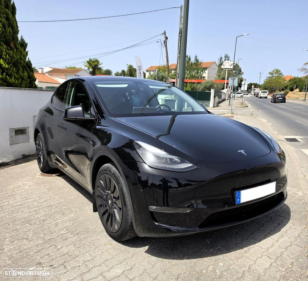 Tesla Model Y Long Range Dual Motor AWD - 3
