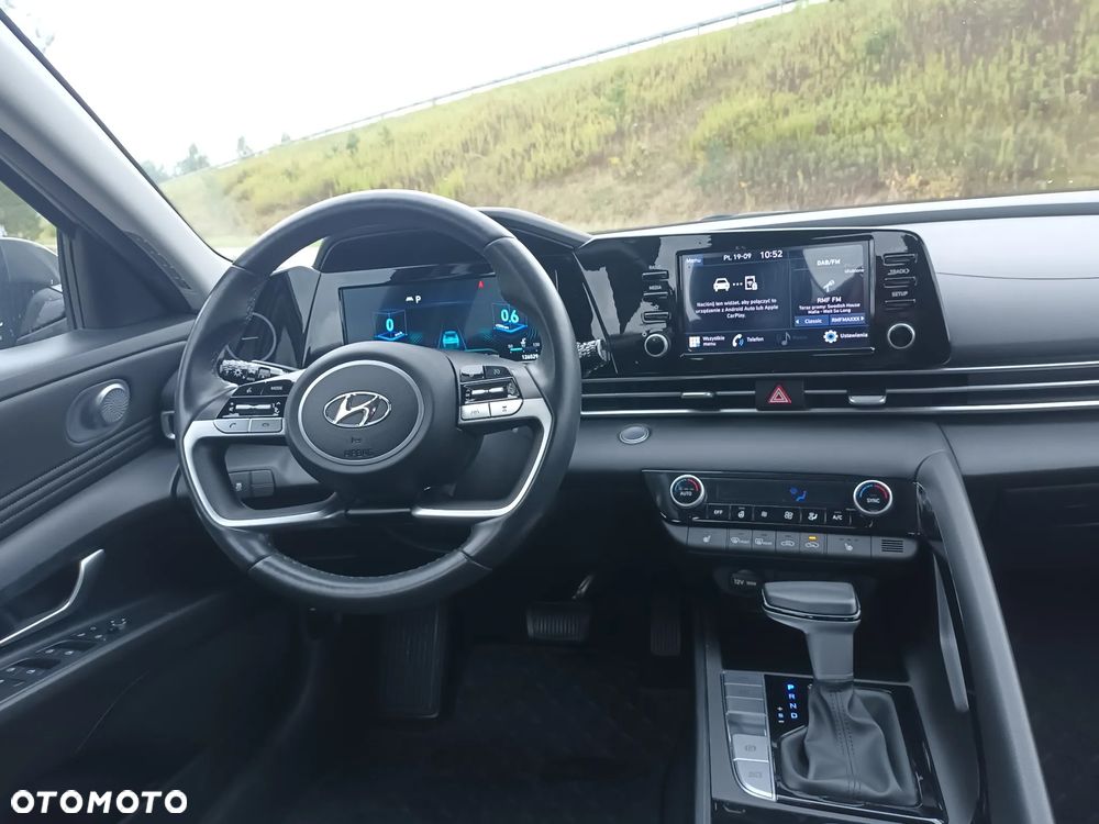 Hyundai Elantra 1.6 Smart CVT - 29
