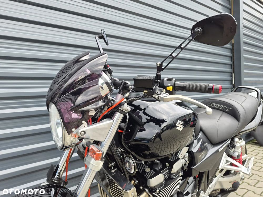 Suzuki GSX - 18