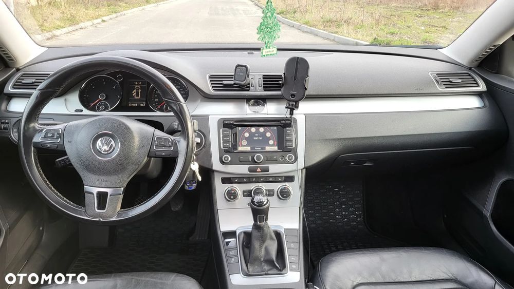 Volkswagen Passat 2.0 TDI DPF Highline - 8