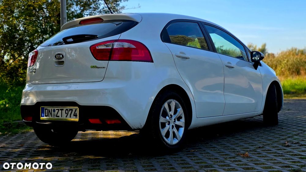 Kia Rio - 22
