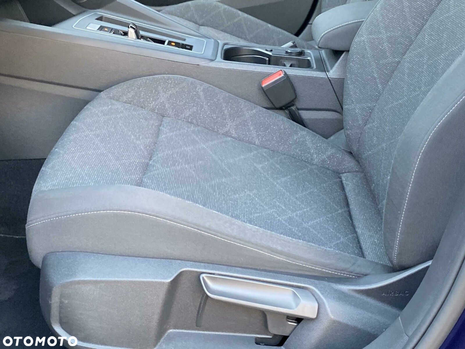 Volkswagen Golf - 23