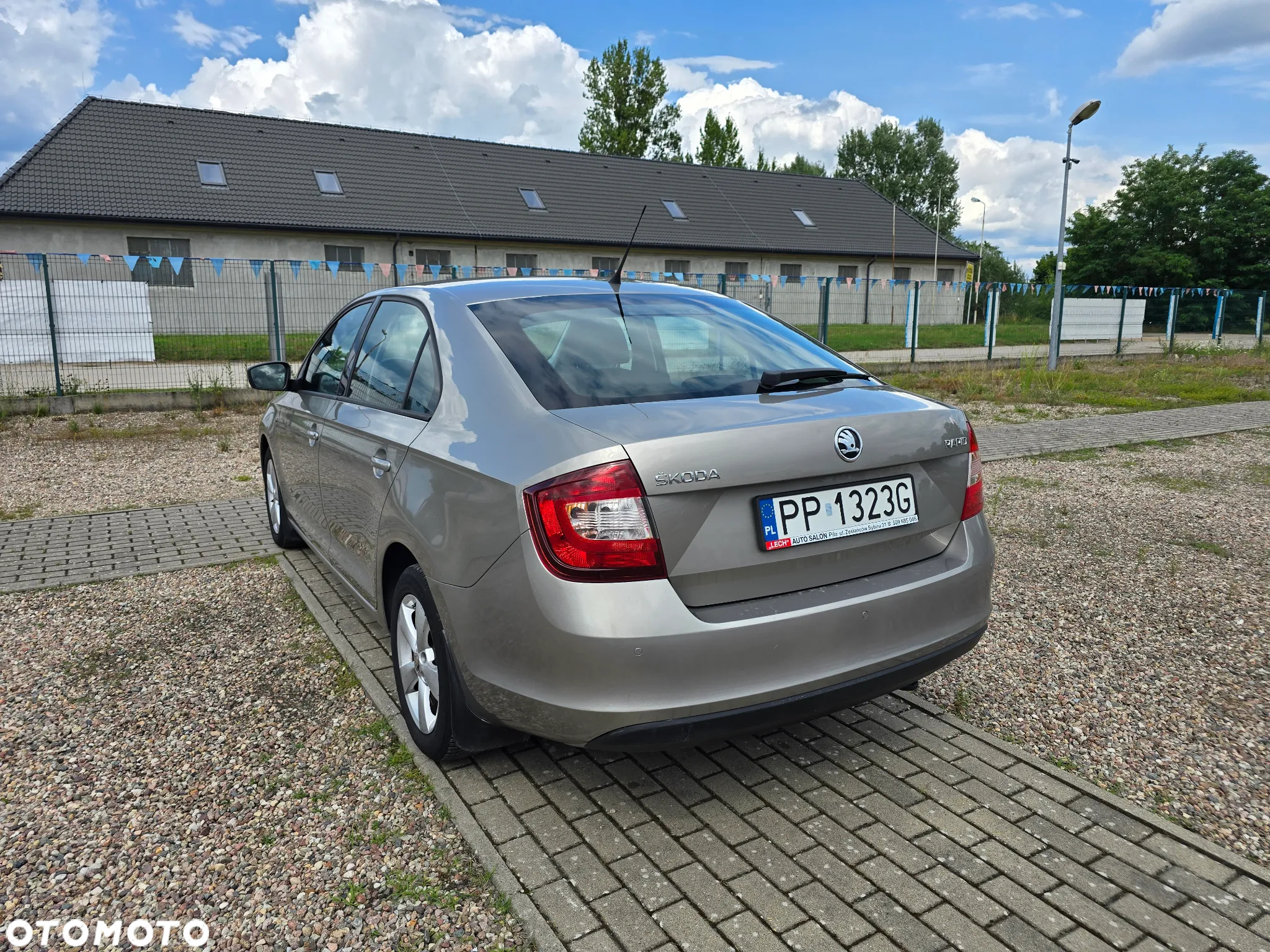 Skoda RAPID 1.2 TSI Ambition Max - 8
