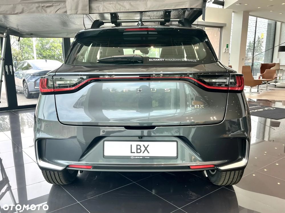Lexus LBX 1.5 Hybrid - 8