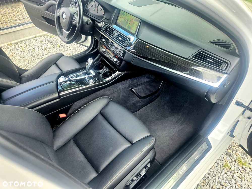 BMW Seria 5 520d Luxury Line - 30