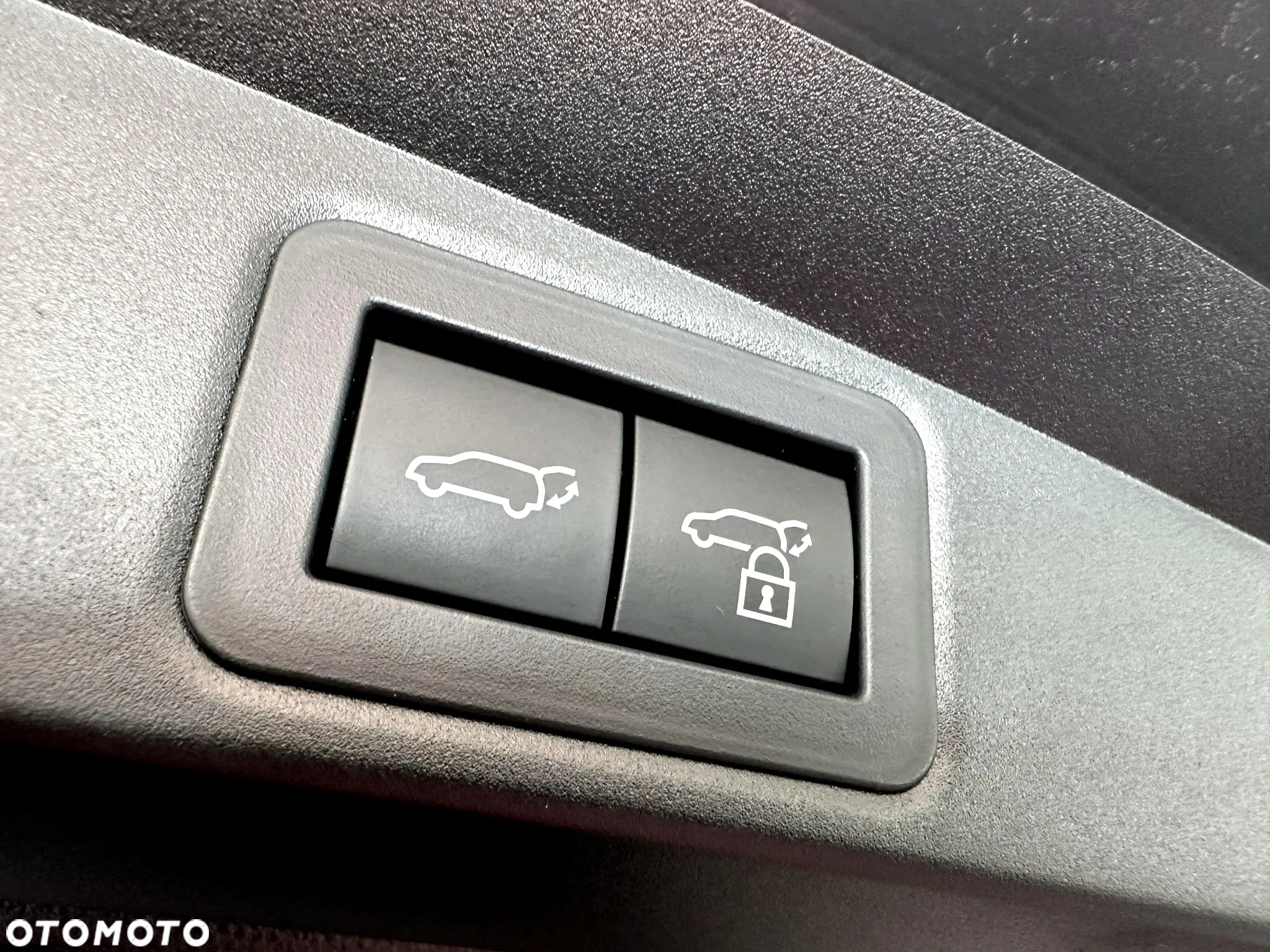 Toyota Corolla 2.0 Hybrid Style - 12