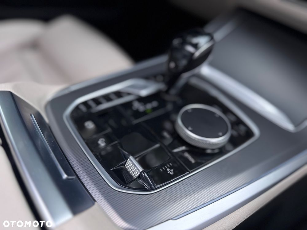 BMW X5 xDrive40i - 7