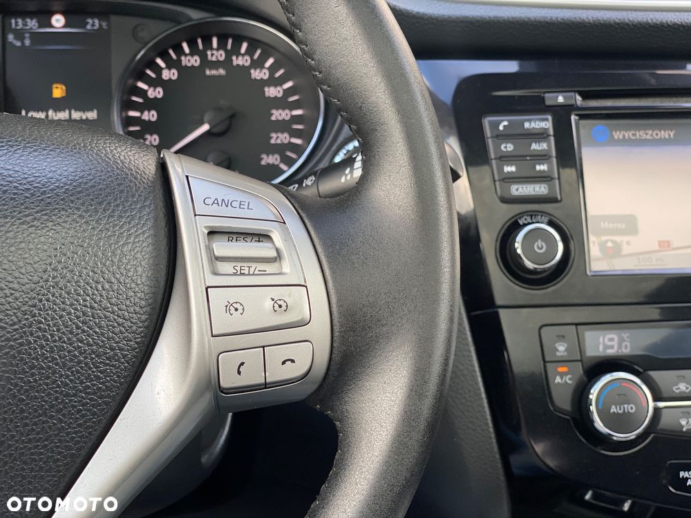 Nissan Qashqai 1.6 dCi Xtronic N-Connecta - 24