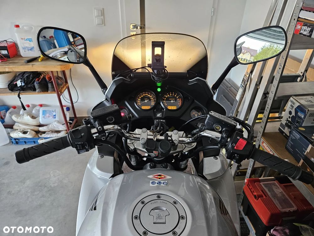 Honda CBF - 10