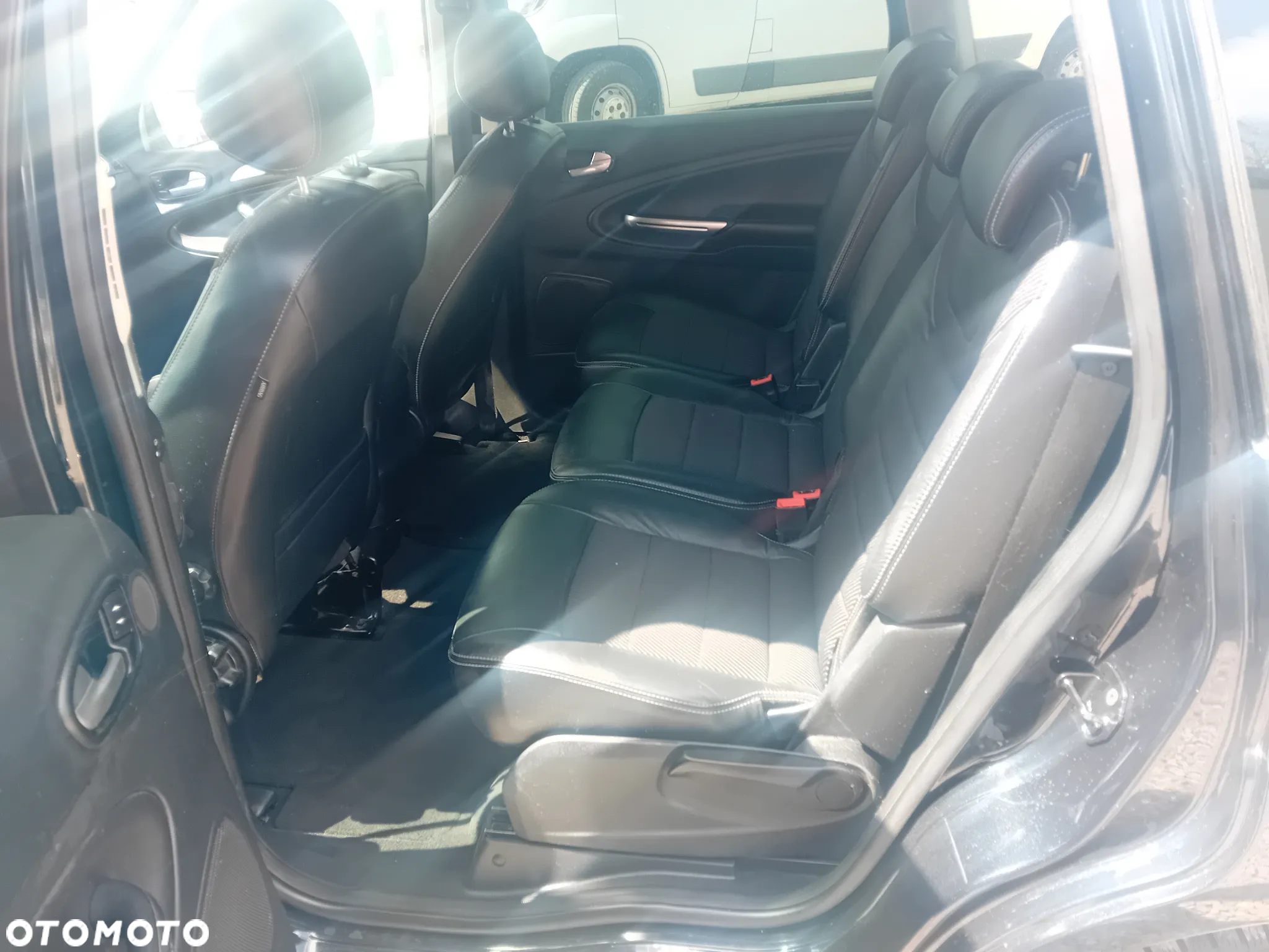 Ford S-Max - 9