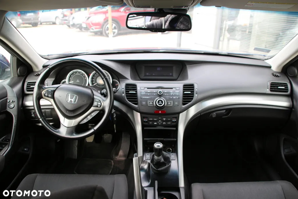 Honda Accord 2.0 Executive - 28