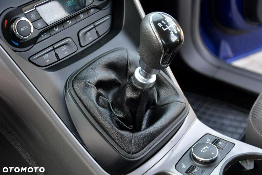 Ford Kuga 1.5 EcoBoost 2x4 Titanium - 30