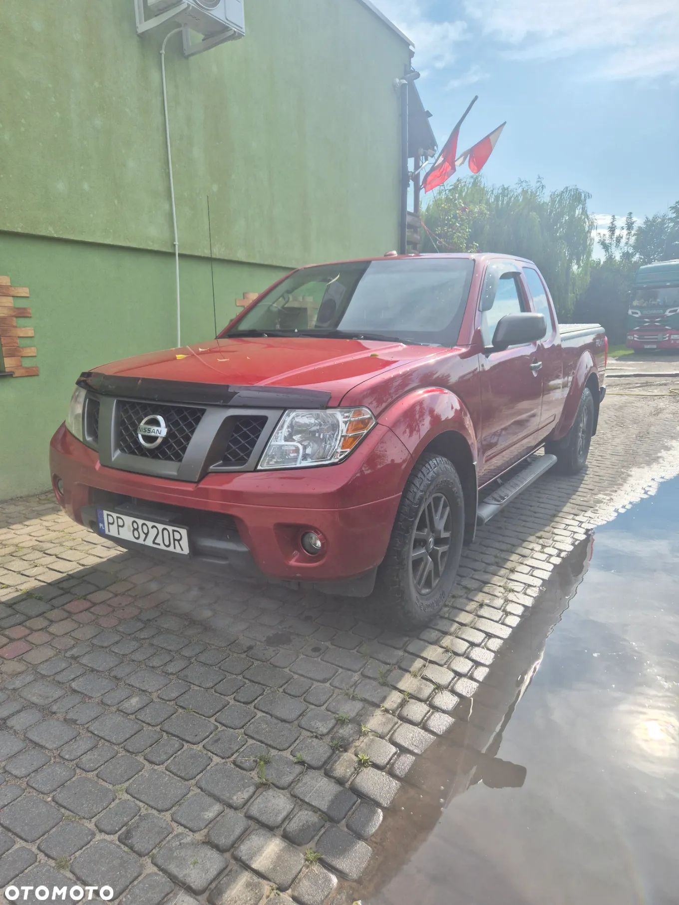 Nissan Frontier - 1