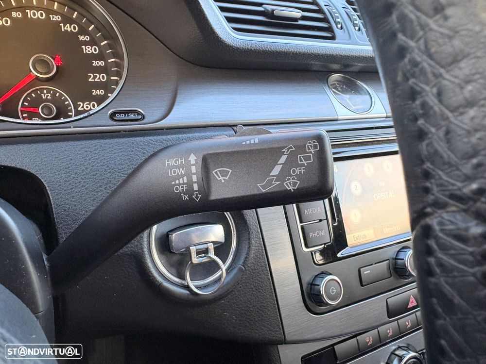 VW Passat Variant 1.6 TDI Confortline BlueMotion - 35