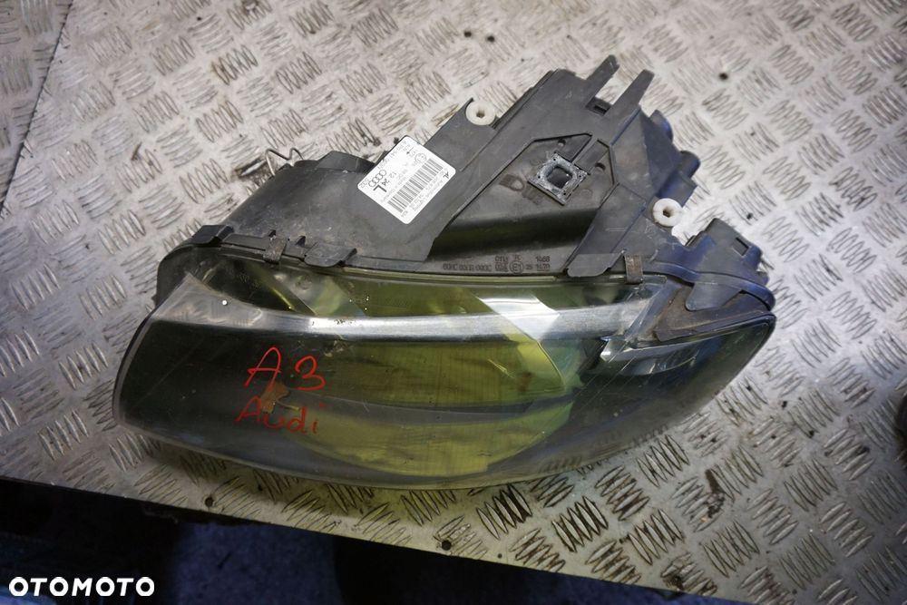 LAMPA PRZEDNIA PRAWA A3 8P 8P0941003N XENON AUDI 2003-2008 - 2