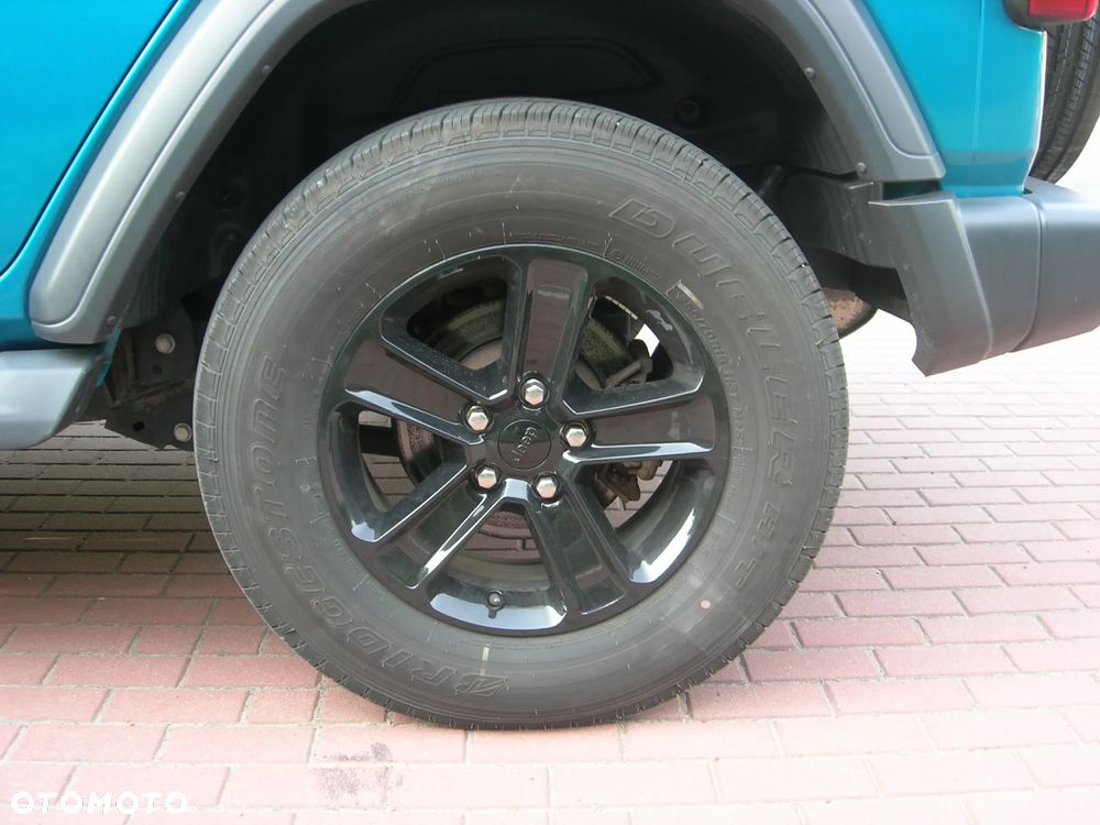 Jeep Wrangler - 11