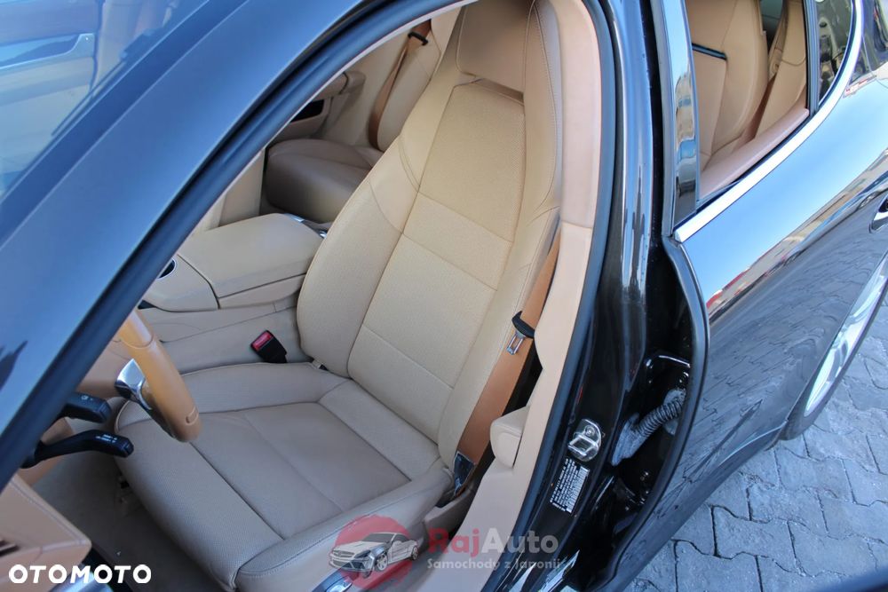 Porsche Panamera Turbo PDK - 16