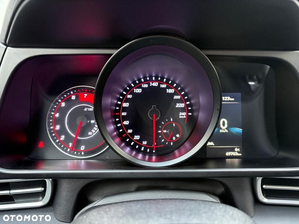 Hyundai Elantra - 10