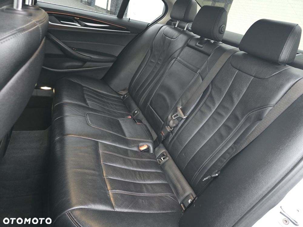 BMW Seria 5 520d - 39