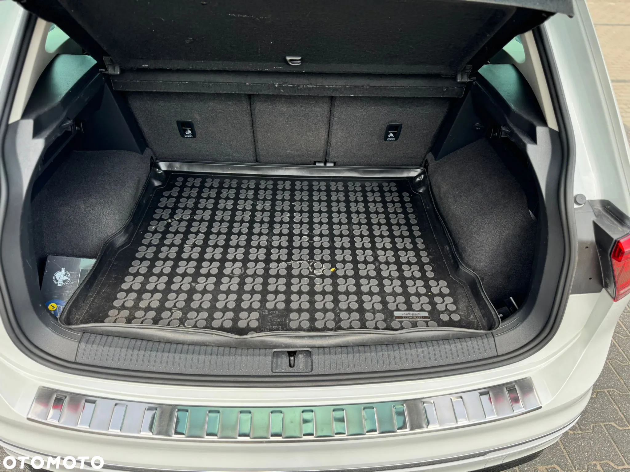 Volkswagen Tiguan 2.0 TDI SCR 4MOTION DSG Highline - 28