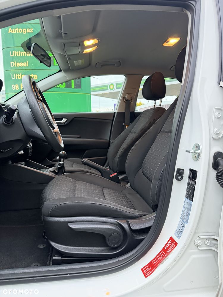 Kia Rio - 7