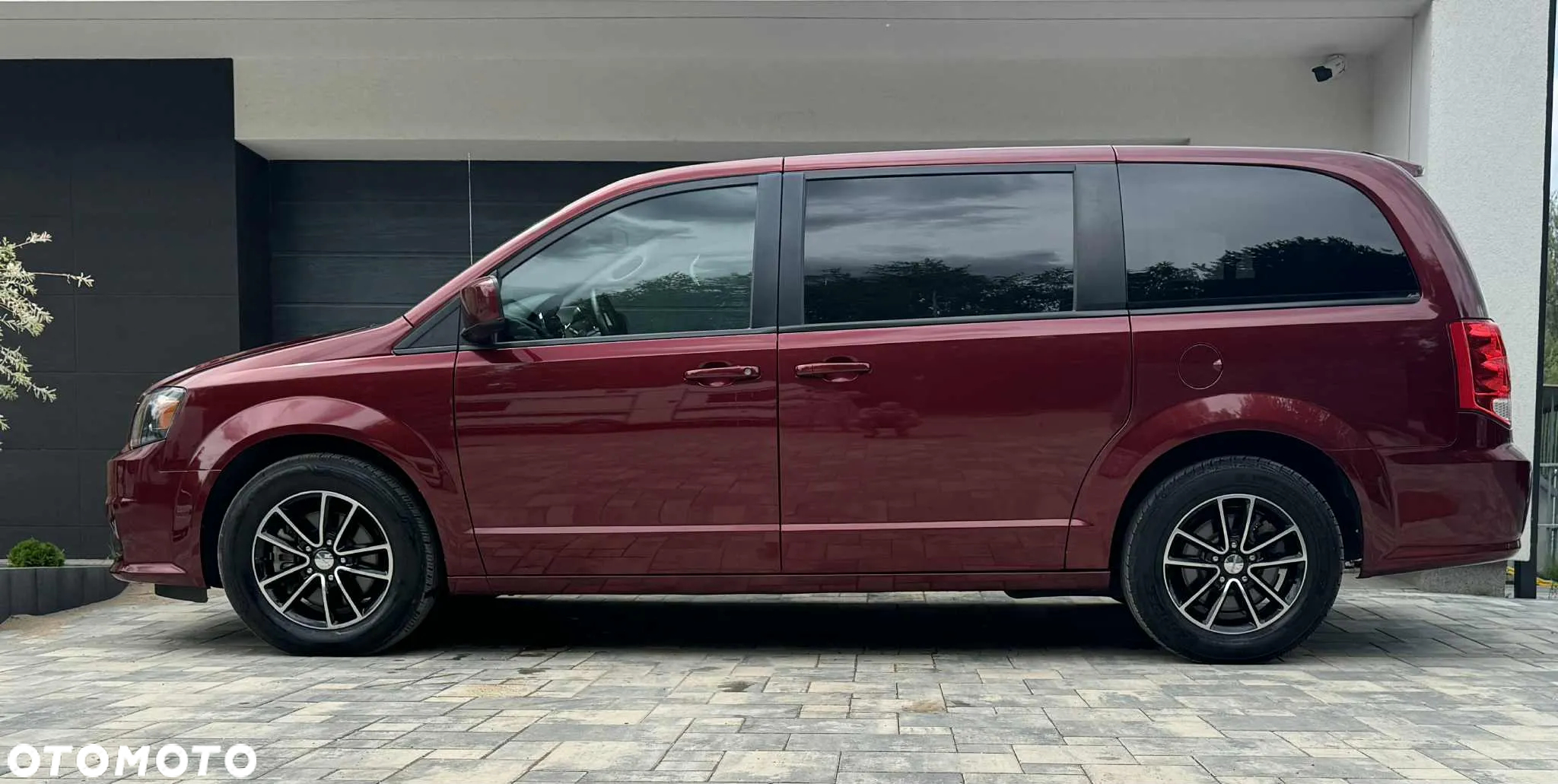 Dodge Grand Caravan - 17