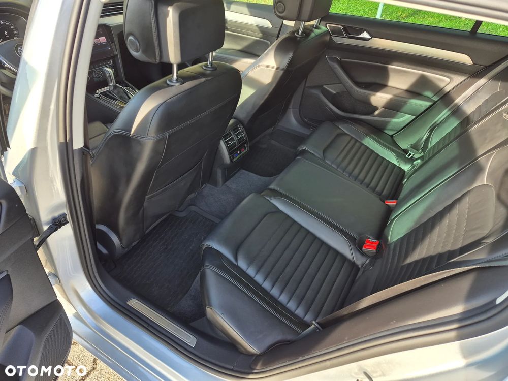 Volkswagen Passat Variant - 12