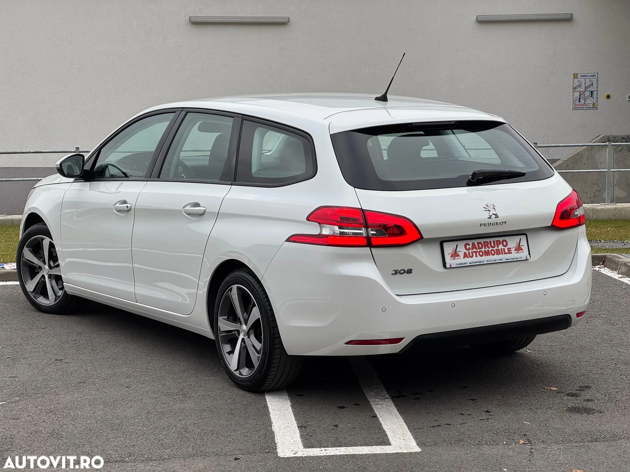 Peugeot 308 SW BlueHDI 130 EAT8 Stop & Start Active Business-Paket - 20