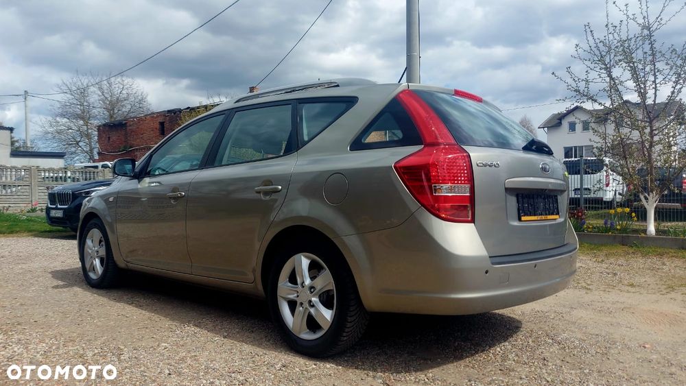 Kia Ceed - 15