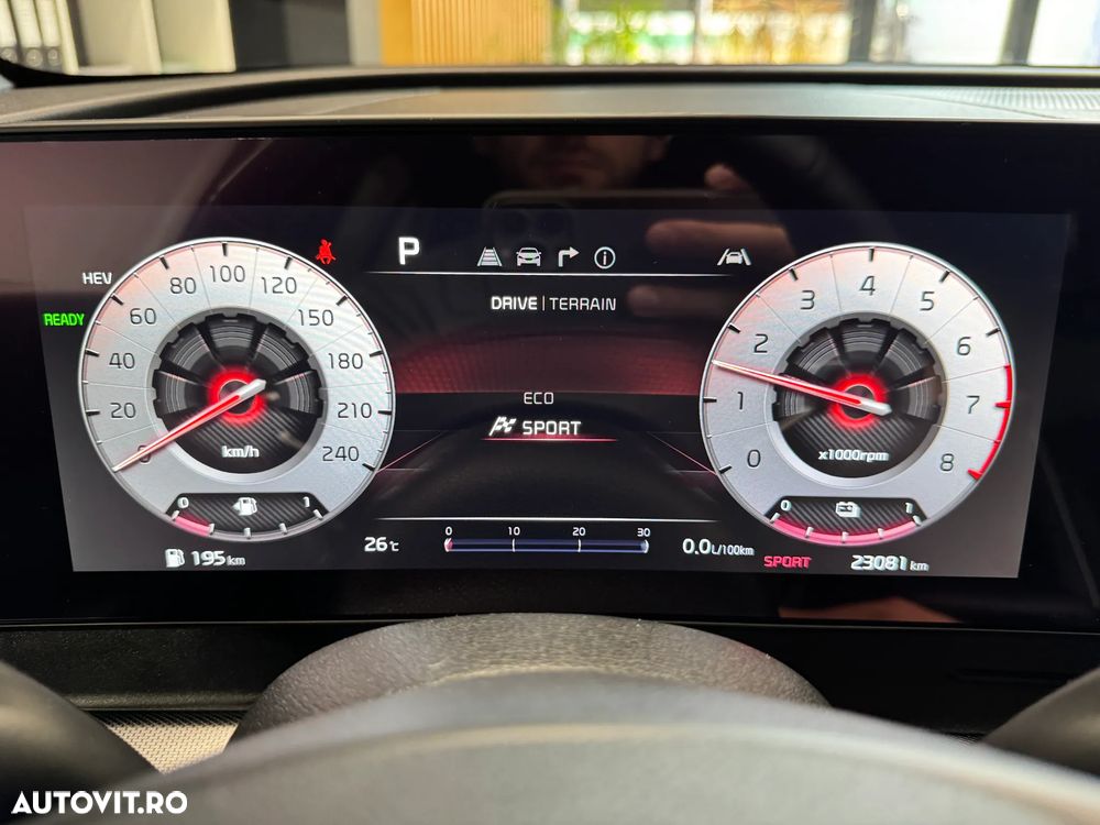Kia Sportage 1.6 T-GDI PHEV 6AT 4x4 GT Line - 18