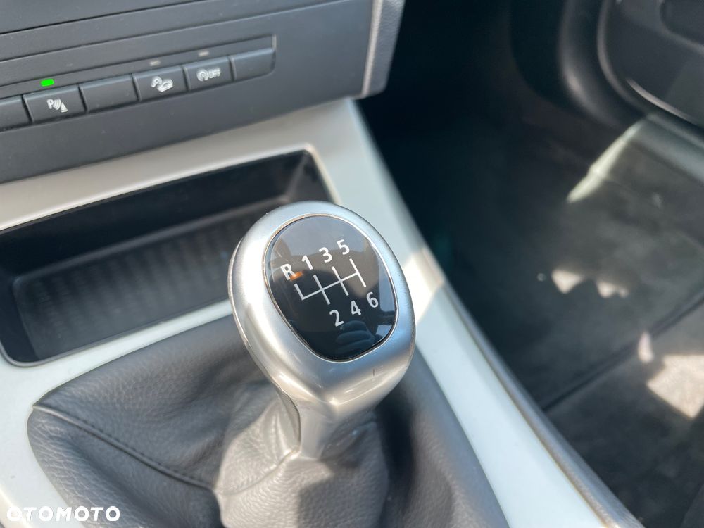 BMW Seria 3 320d xDrive DPF - 34