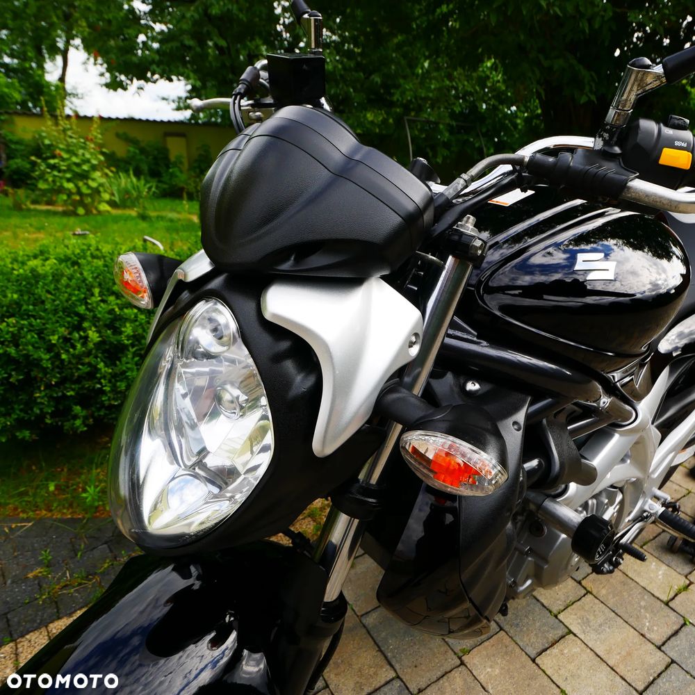 Suzuki Gladius - 10