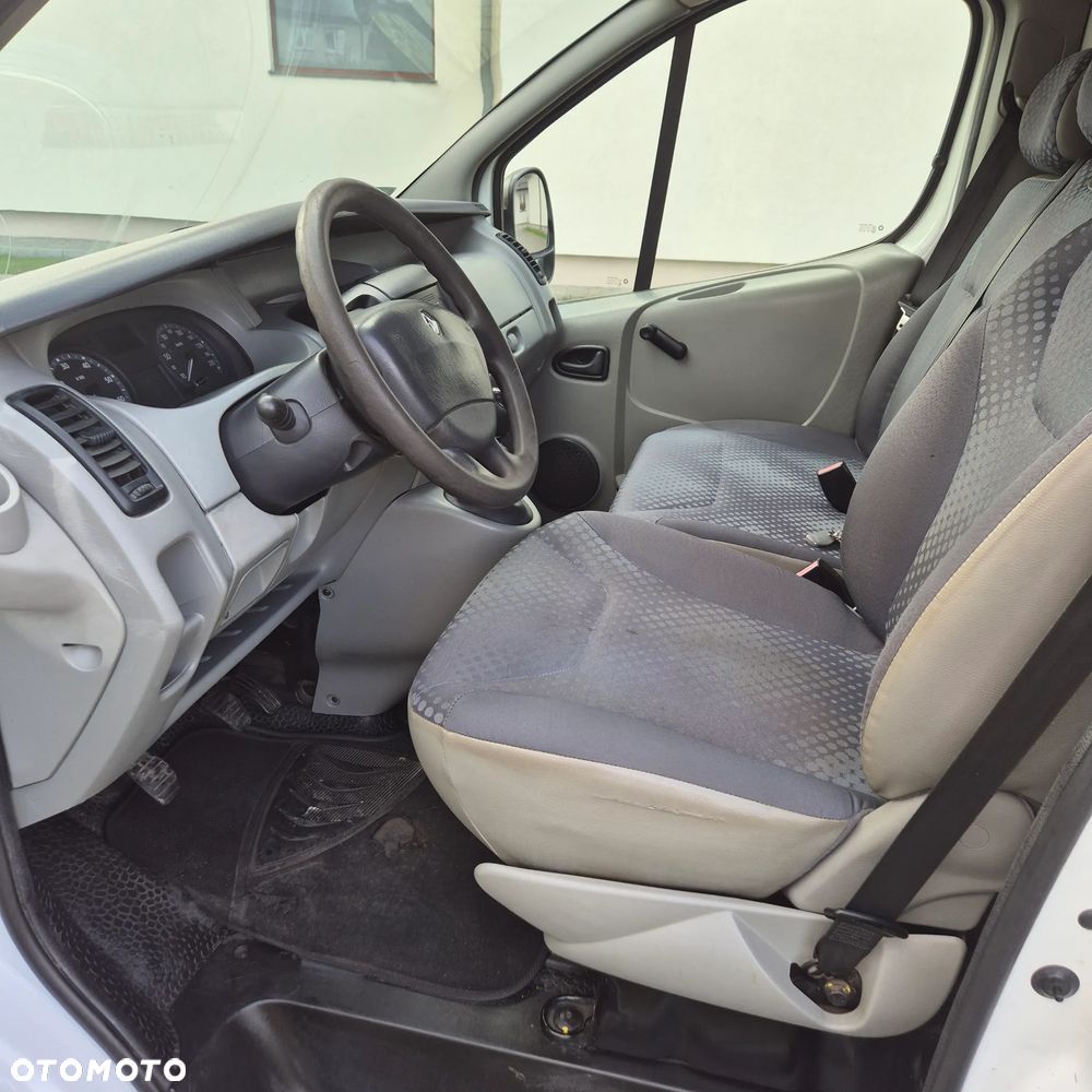 Renault Trafic - 17