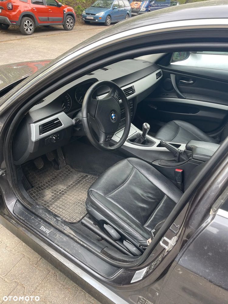 BMW Seria 3 325i - 7