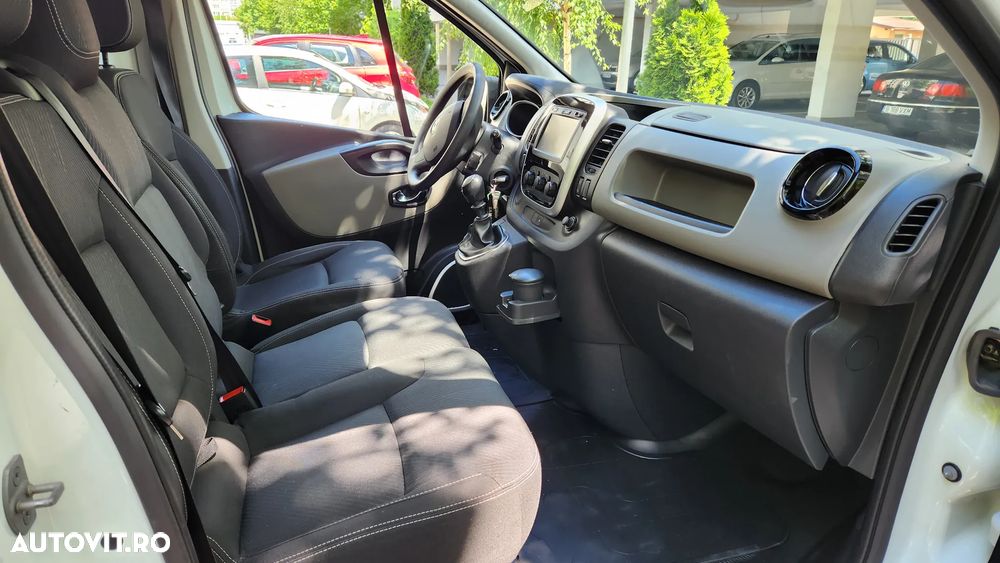 Renault Trafic - 16