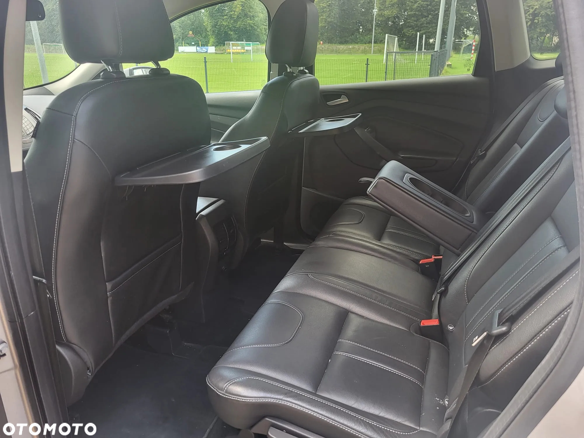 Ford Kuga 2.0 TDCi 2x4 Titanium - 14