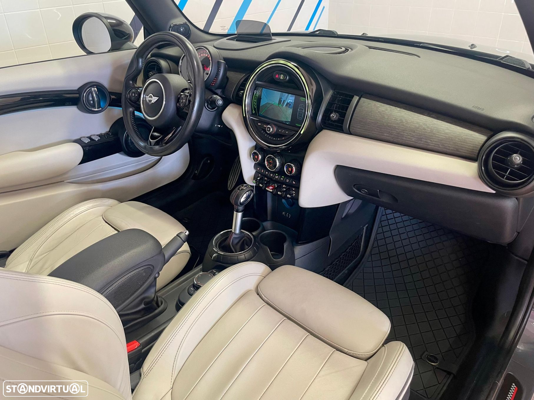 MINI Cabrio John Cooper Works Aut. - 30