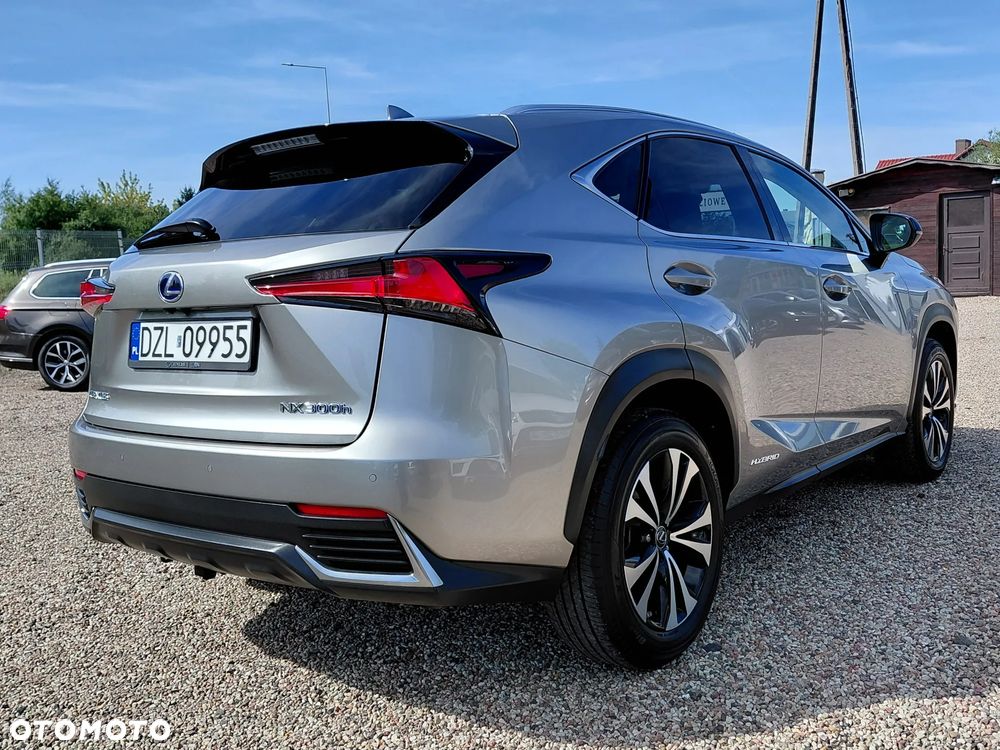 Lexus NX 300h Prestige AWD - 36
